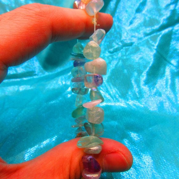 Angel Aura Fluorite Chips 7" Stretchy Gemstone Bracelet - Picture 3 of 3